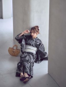画像20: 【即日発送】モノトーン和柄柳浴衣【浴衣３点セット 浴衣/帯/下駄】[OF04] (20)