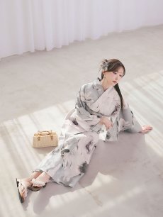 モデル：菅野結以 身長：163cm 着用サイズ：Fサイズ