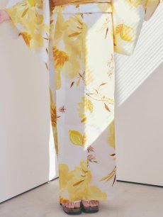 モデル：菅野結以　身長：163cm