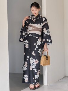 画像5: 送料無料！【即日発送】フローラルブラック浴衣【浴衣３点セット 浴衣/帯/下駄】[OF04] (5)