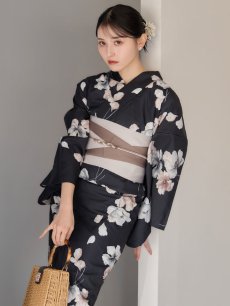 画像10: 送料無料！【即日発送】フローラルブラック浴衣【浴衣３点セット 浴衣/帯/下駄】[OF04] (10)