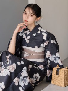 画像15: 送料無料！【即日発送】フローラルブラック浴衣【浴衣３点セット 浴衣/帯/下駄】[OF04] (15)