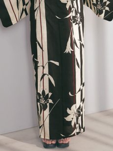 モデル：菅野結以　身長：163cm　着用サイズ：Fサイズ