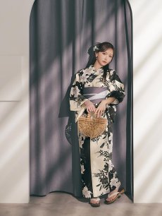 モデル：菅野結以　身長：163cm　着用サイズ：Fサイズ