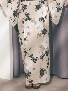 モデル：菅野結以 身長：163cm 着用サイズ：Fサイズ