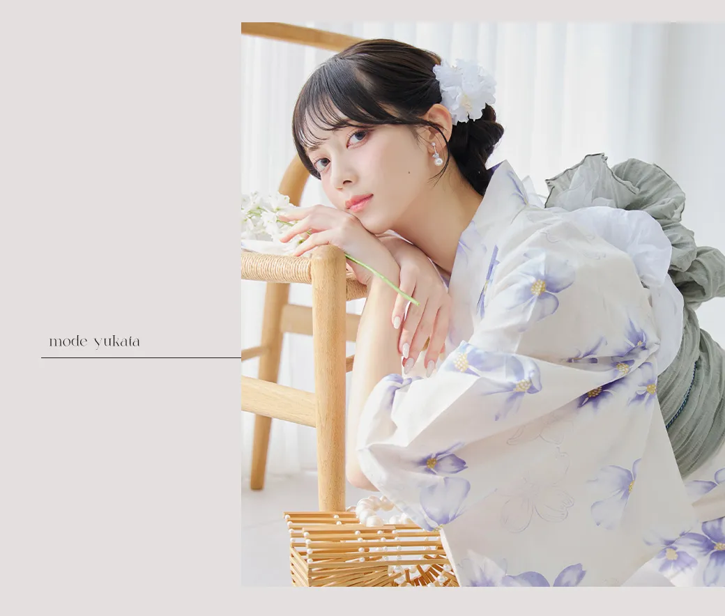 紫の花揺蕩う浴衣