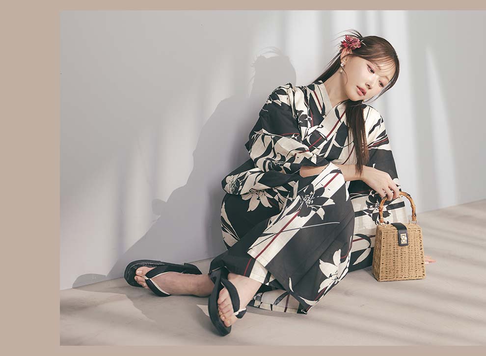 菅野結以さん着用 セパレート浴衣 トップス&スカートタイプ モノトーン&レッド4