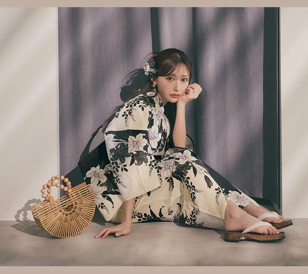 菅野結以さん着用 セパレート浴衣 トップス&スカートタイプ アイボリー&ホワイトリリー5