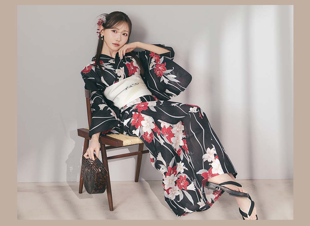 菅野結以さん着用 セパレート浴衣 トップス&スカートタイプ ブラックレッド&ホワイトリリー3