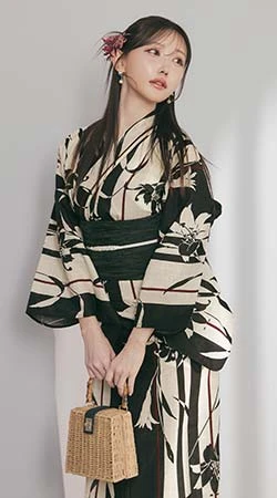菅野結以さん着用 セパレート浴衣 トップス&スカートタイプ ホワイトブラックレッド