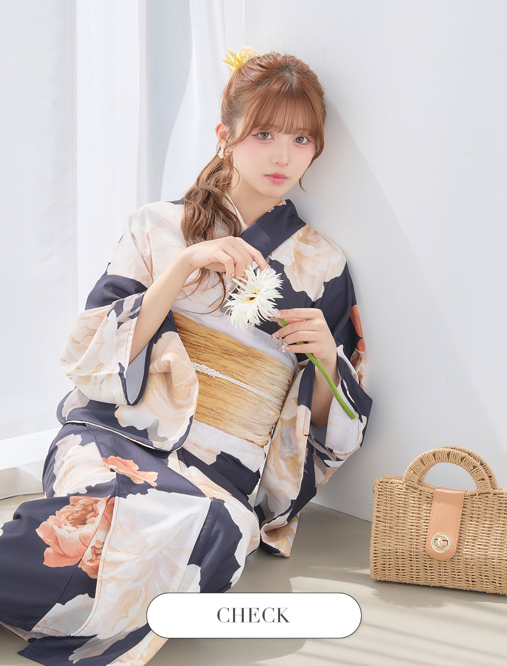 kirariさん着用 イエローフラワーネイビー浴衣1