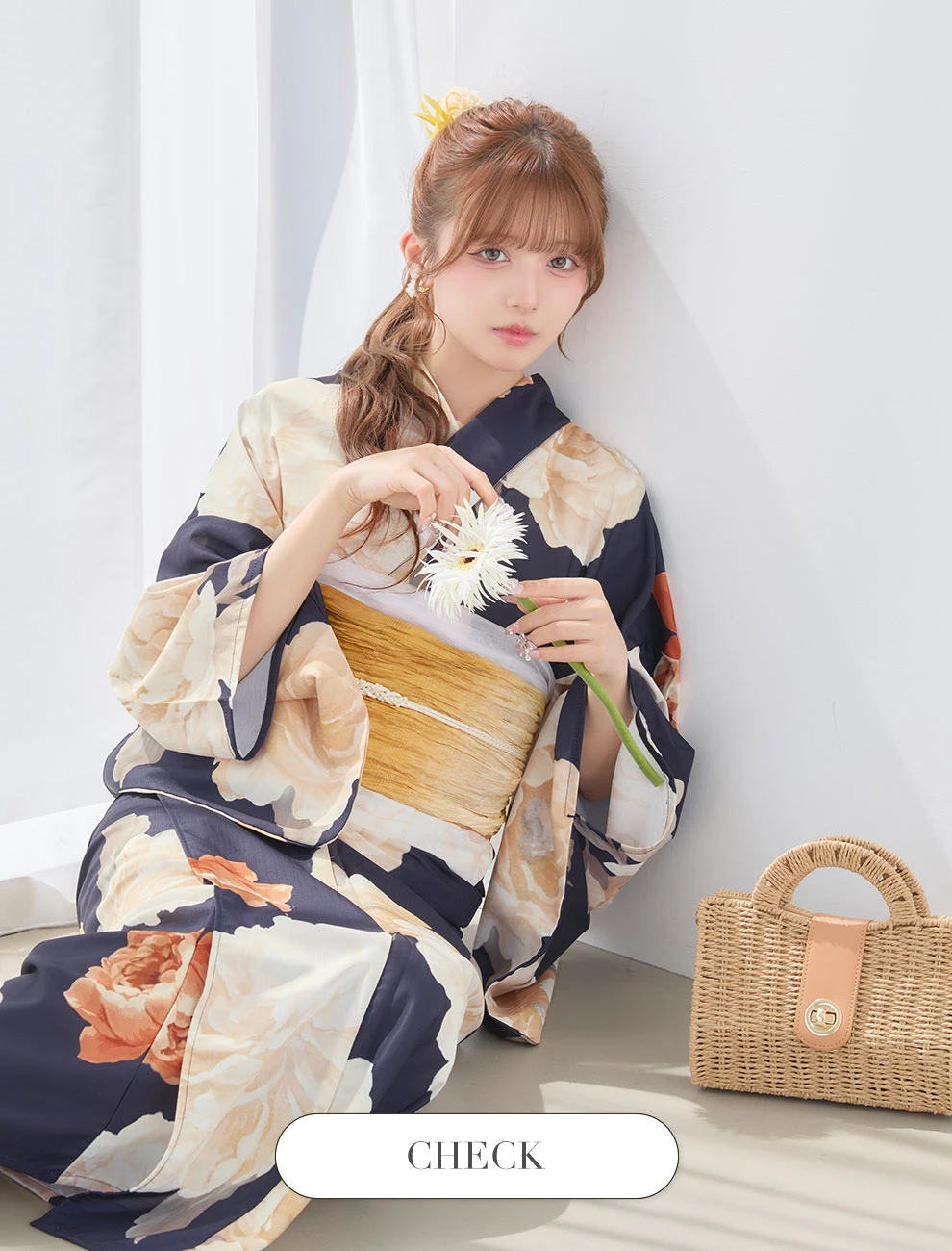 Kirariさん着用 イエローフラワーネイビー浴衣1