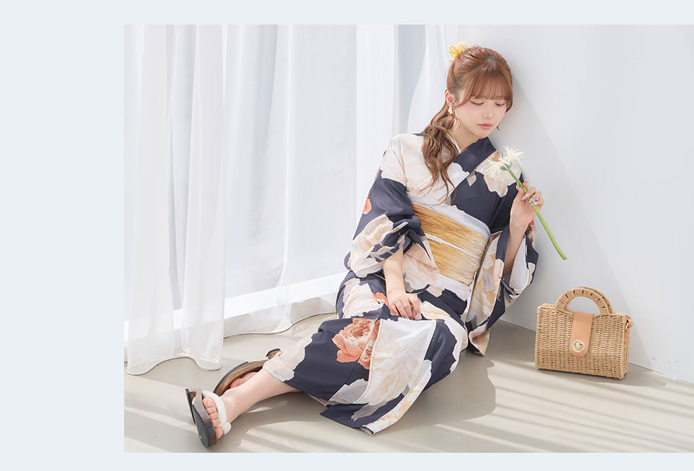 kirariさん着用 イエローフラワーネイビー浴衣2