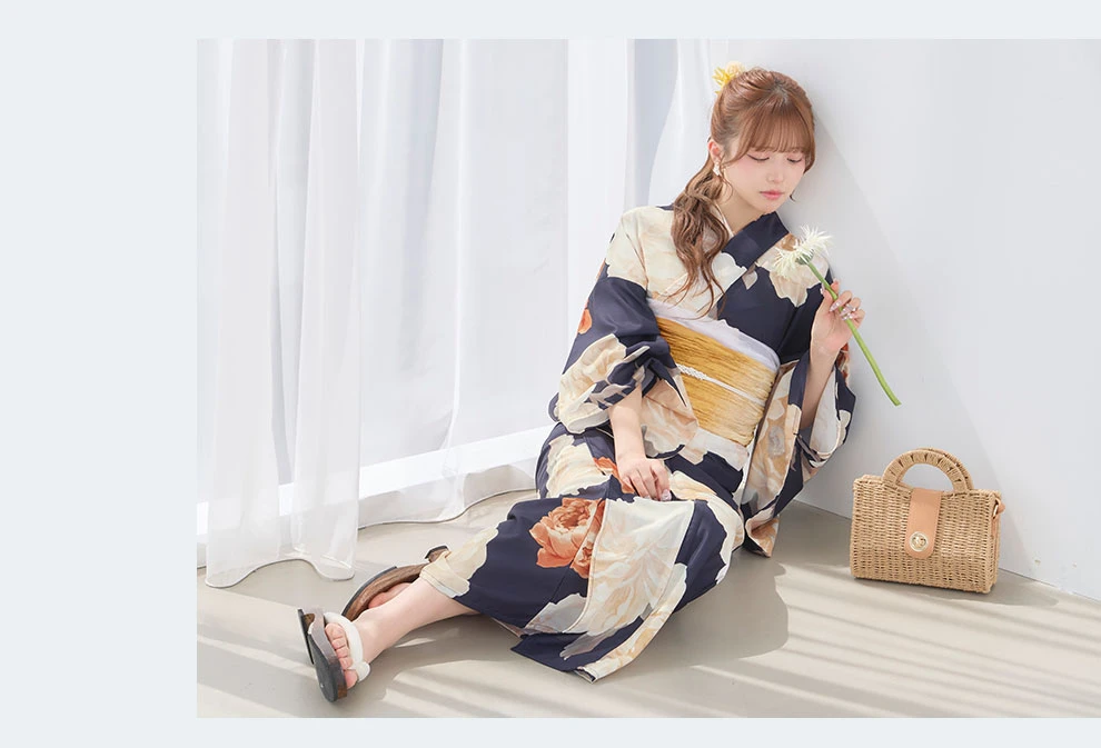 Kirariさん着用 イエローフラワーネイビー浴衣2