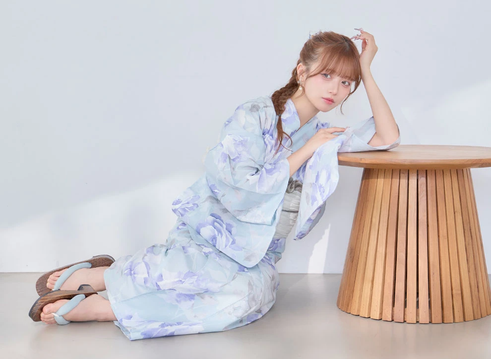 Kirariさん着用 ブルーブルームフラワー浴衣4