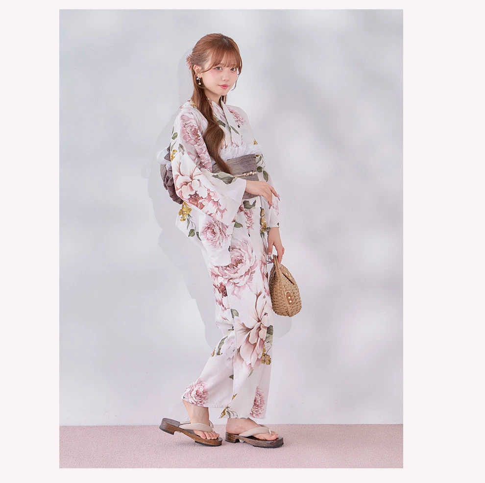 Kirariさん着用 クラシックフラワー浴衣3