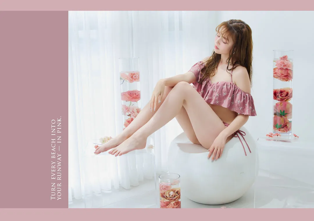 加藤ナナが着るピンク水着9