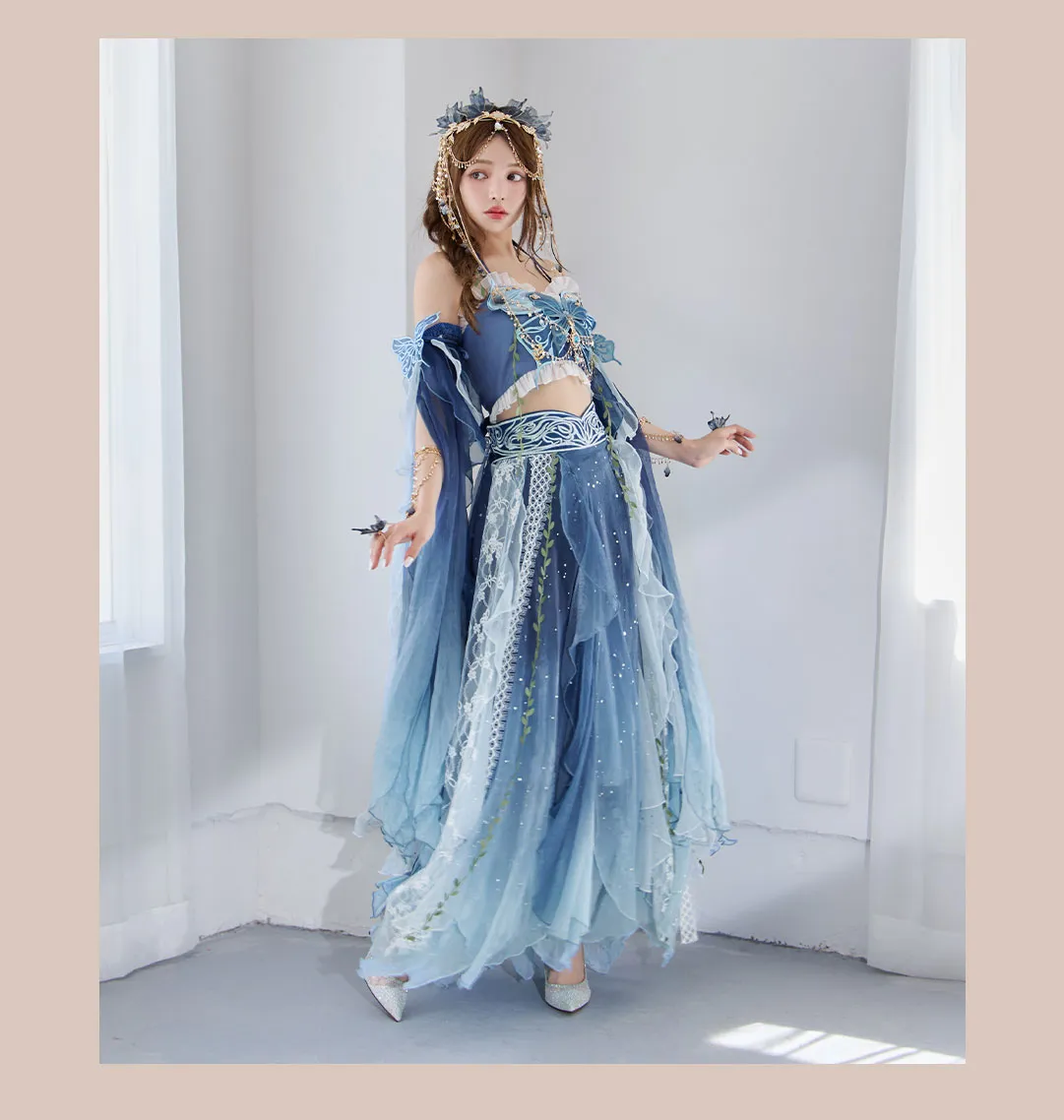 甘さと艶めきが溶け合う特別な夜、大人女子のためのハロウィンスタイル4Look♥