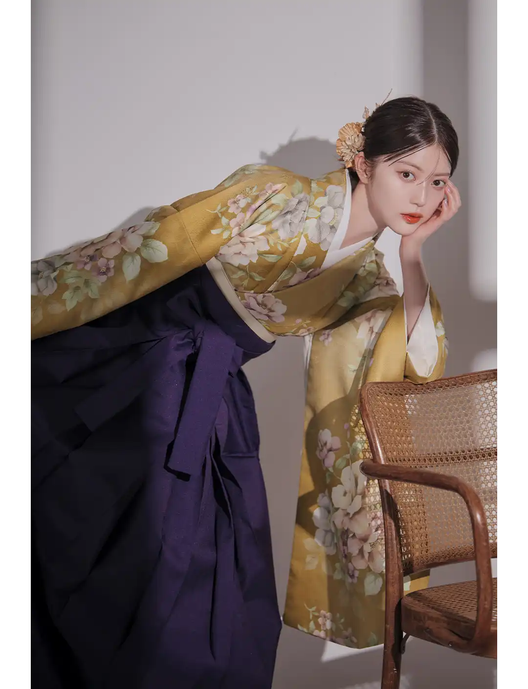 𝐇𝐚𝐤𝐚𝐦𝐚- 𝐒𝐭𝐲𝐥𝐞 𝐁𝐨𝐨𝐤 𝐕𝐨𝐥.𝟐 - 伝統に寄り添いながら、今の私らしさを纏う。 品格と可憐さが溶け合う、洗練された袴コレクション。1