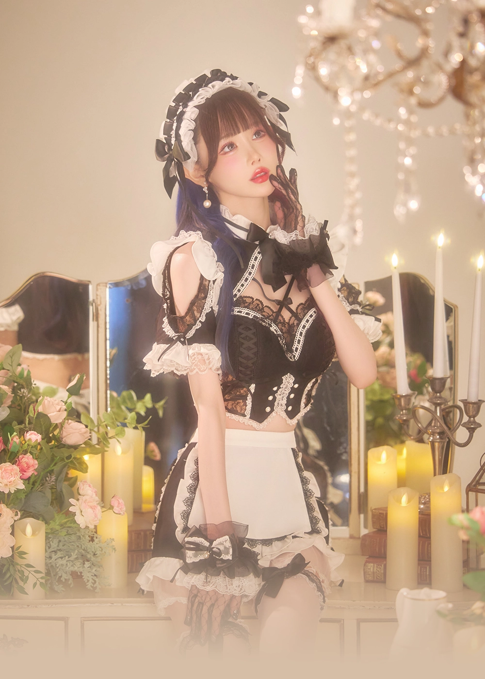 ゴシックメイドコスプレ着用カット