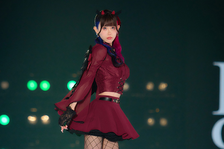 関コレ2026 A/W ゆりにゃ 着用 デビルコスプレ/ワインレッド