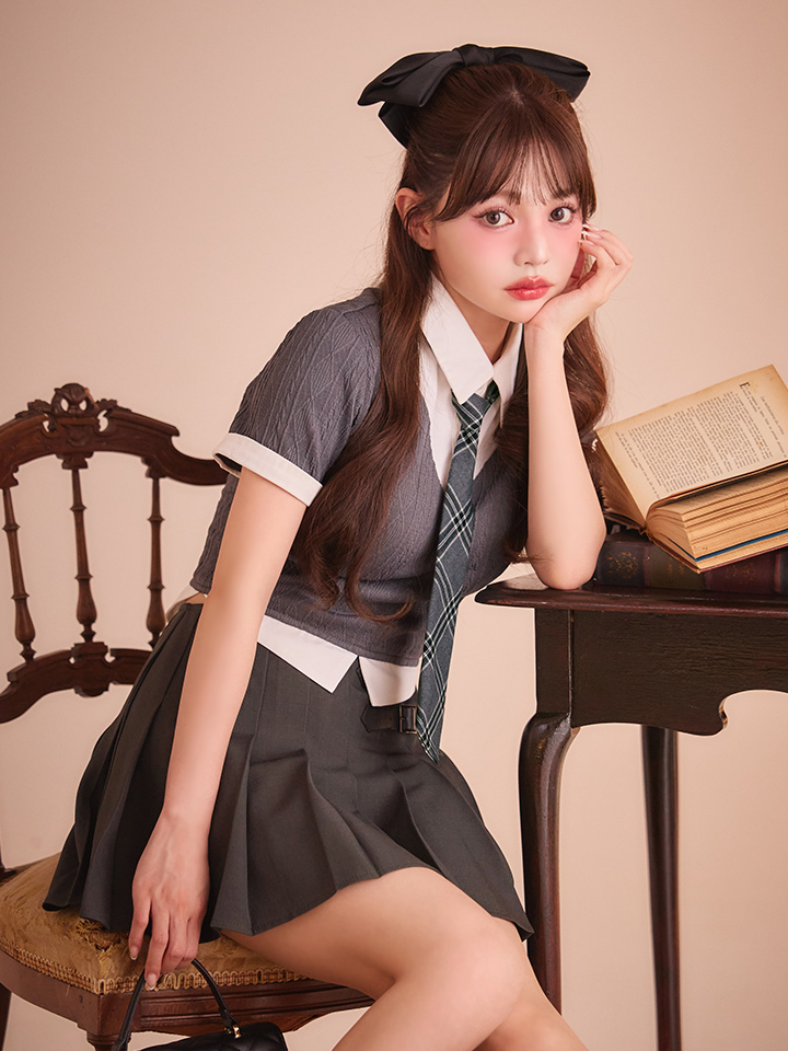 【ハロウィン】ネクタイ付きスクールガールコスプレ